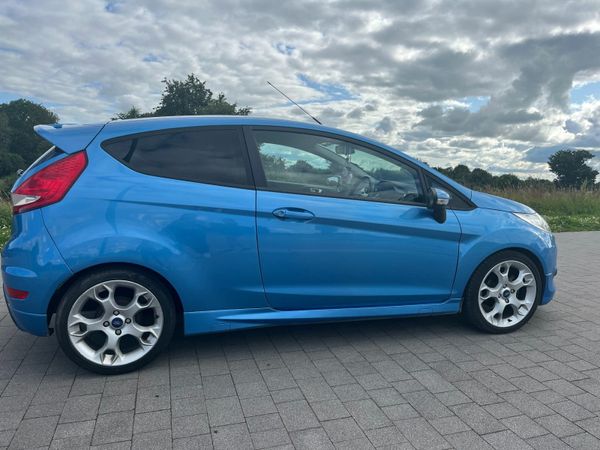 Ford Fiesta Hatchback, Petrol, 2012, Blue