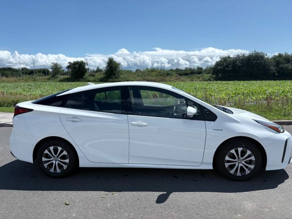 Toyota Prius Hatchback, Petrol Hybrid, 2019, White