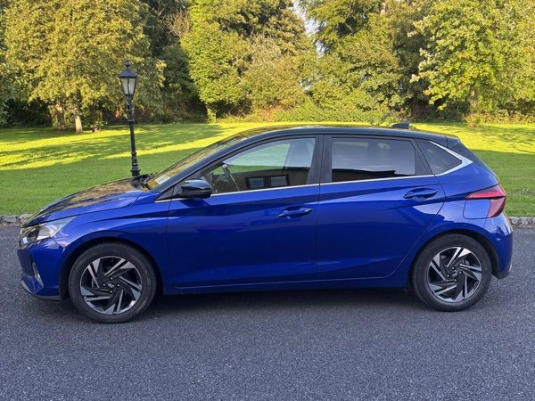 Hyundai i20 Hatchback, Petrol, 2022, Blue