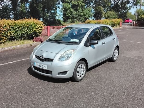 Toyota Yaris Hatchback, Petrol, 2010, Silver