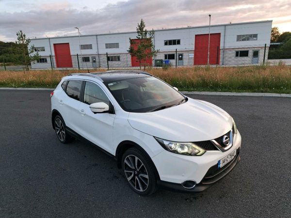 Nissan Qashqai Hatchback, Diesel, 2014, White
