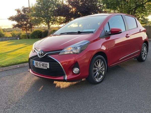 Toyota Yaris Hatchback, Petrol, 2016, Red