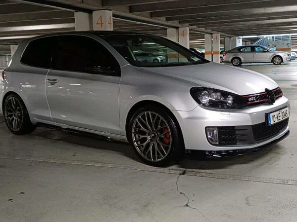 Volkswagen Golf Hatchback, Petrol, 2010, Silver