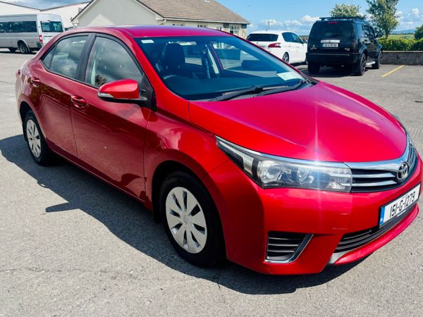 Toyota Corolla Saloon, Diesel, 2015, Red
