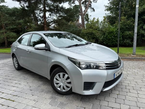 Toyota Corolla Saloon, Diesel, 2014, Silver
