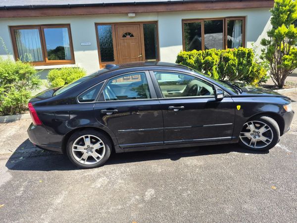 Volvo S40 Saloon, Diesel, 2008, Black