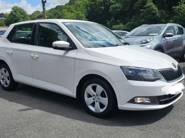 Skoda Fabia Hatchback, Petrol, 2017, White