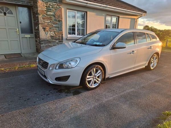 Volvo V60 Estate, Diesel, 2011, White