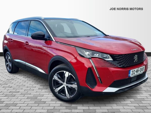Peugeot 5008 MPV, Diesel, 2021, Red