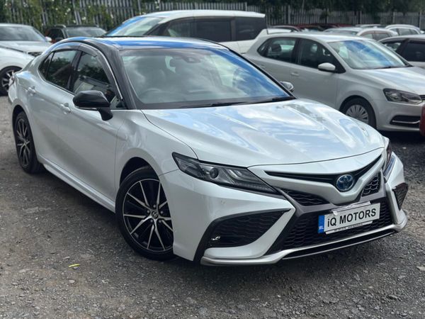 Toyota Camry Saloon, Petrol Hybrid, 2022, White