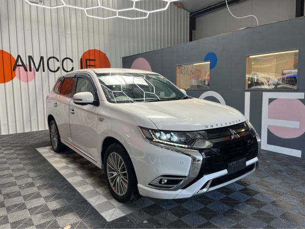 Mitsubishi Outlander SUV, Petrol Hybrid, 2019, White
