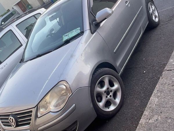 Volkswagen Polo Hatchback, Petrol, 2007, Silver