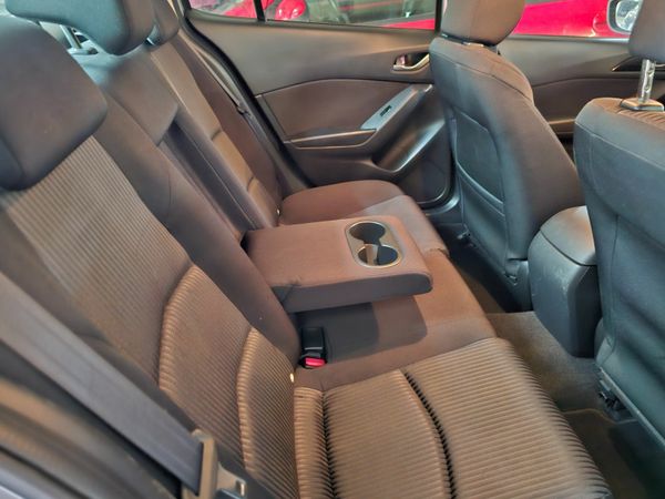 Mazda Mazda3 Saloon, Diesel, 2016, Grey