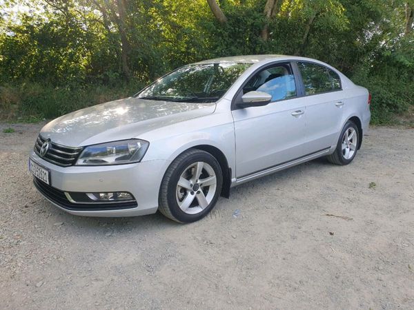 Volkswagen Passat Saloon, Diesel, 2011, Silver