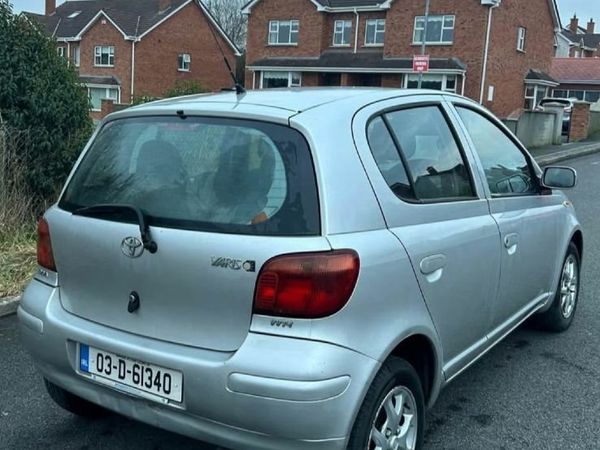 Toyota Yaris Hatchback, Petrol, 2003, Silver