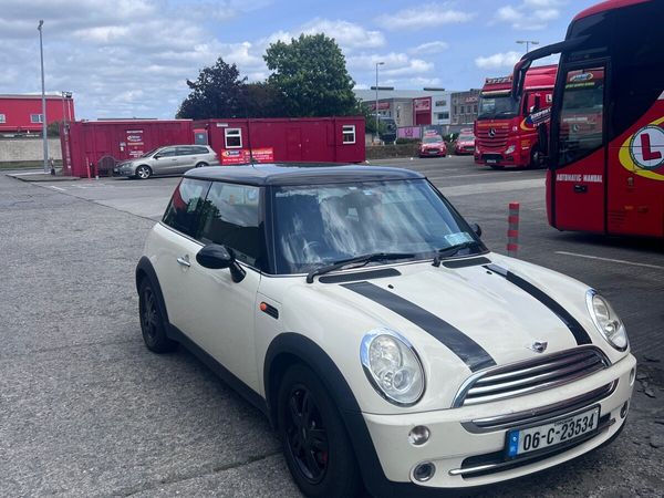 Mini Cooper Hatchback, Petrol, 2006, White