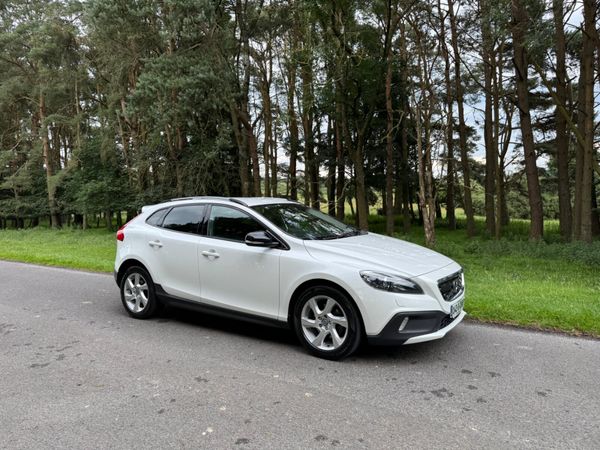 Volvo V40 Hatchback, Petrol, 2014, White