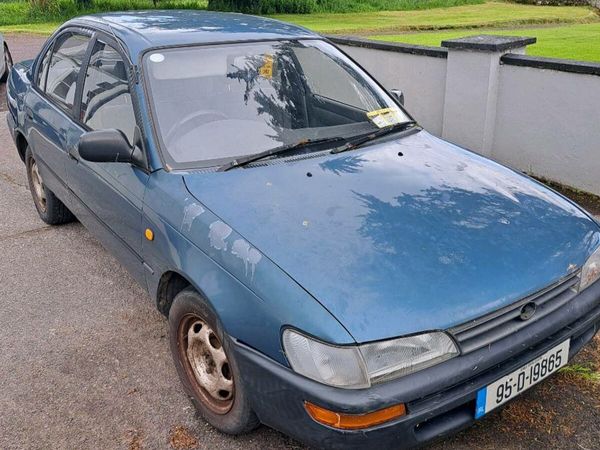 Toyota Corolla Saloon, Petrol, 1995, Green