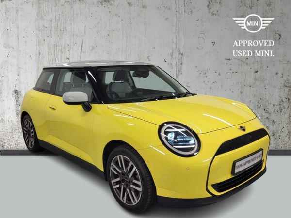 Mini Cooper Hatchback, Electric, 2024, Yellow