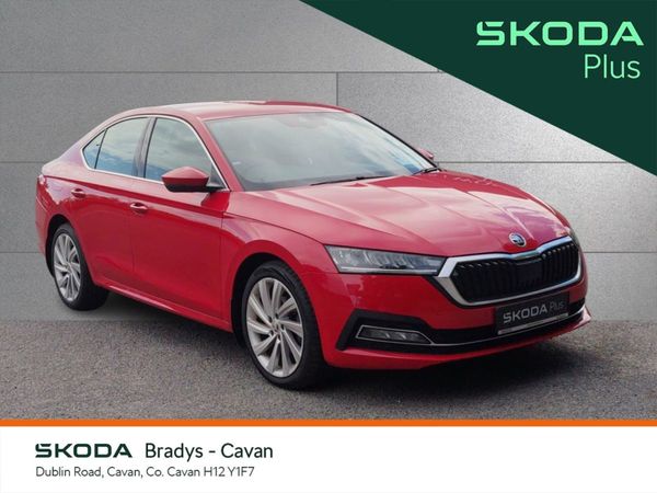 Skoda Octavia Saloon, Diesel, 2023, Red