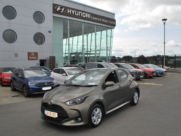 Toyota Yaris Hatchback, Petrol, 2022, Green