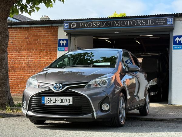 Toyota Yaris Hatchback, Petrol Hybrid, 2016, Grey