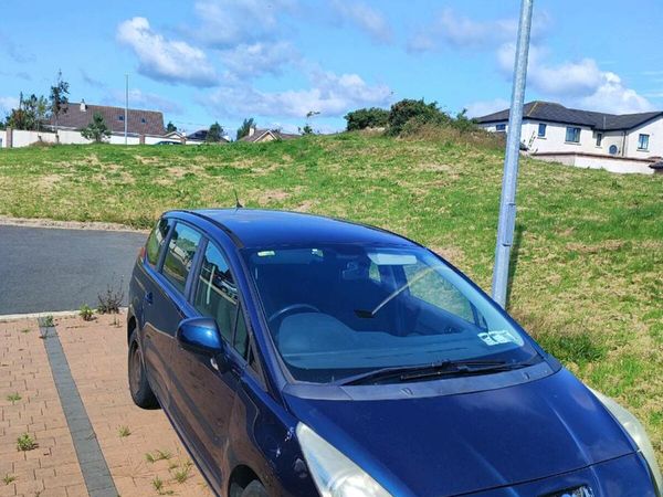 Peugeot 5008 MPV, Diesel, 2010, Blue