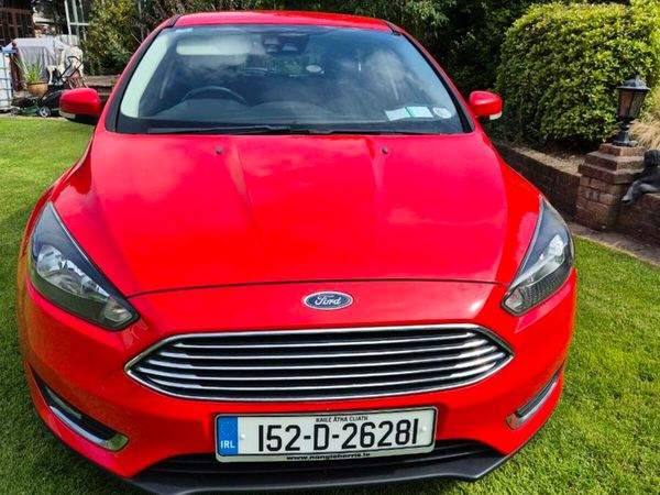 Ford Focus Hatchback, Petrol, 2015, Red