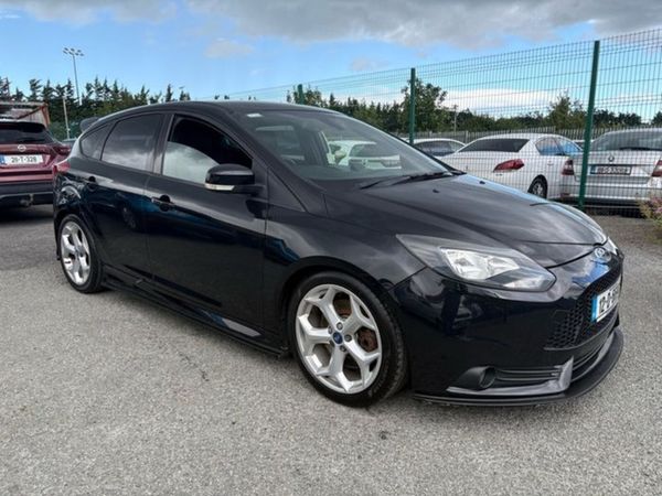 Ford Focus Hatchback, Petrol, 2012, Black