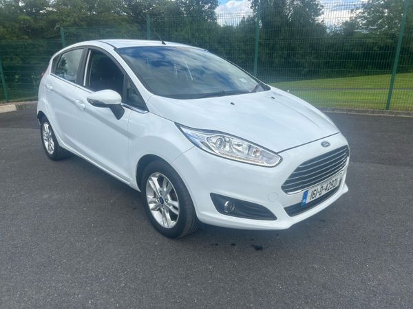 Ford Fiesta Hatchback, Petrol, 2016, White