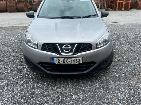 Nissan Qashqai Estate/Jeep, Diesel, 2012, Silver