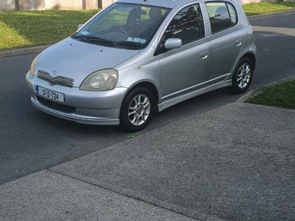 Toyota Yaris Hatchback, Petrol, 2001, Silver