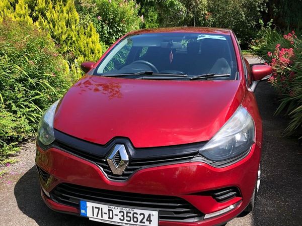 Renault Clio Hatchback, Petrol, 2017, Red