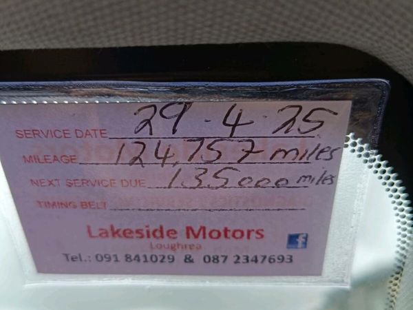 Toyota Auris Hatchback, Petrol Hybrid, 2015, Red