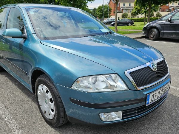 Skoda Octavia Hatchback, Petrol, 2007, Green