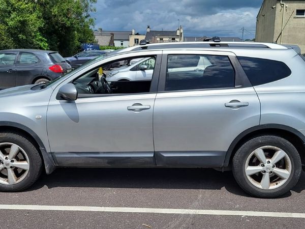 Nissan Qashqai+2 SUV, Diesel, 2011, Silver
