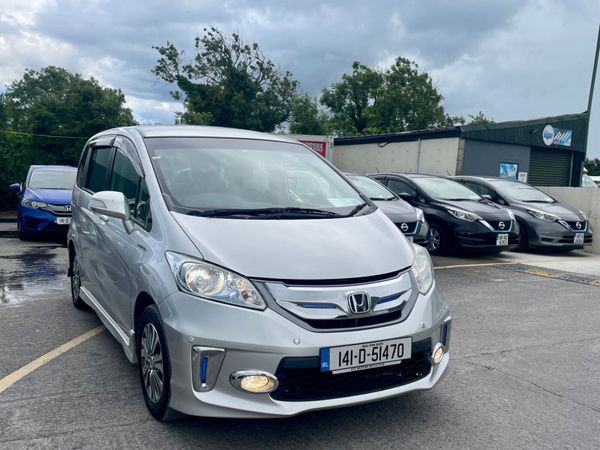 Honda Freed MPV, Petrol Hybrid, 2014, Silver