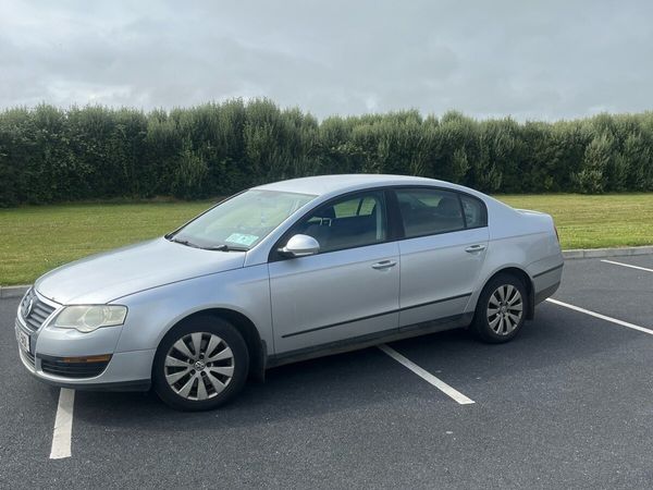 Volkswagen Passat Saloon, Diesel, 2009, Silver