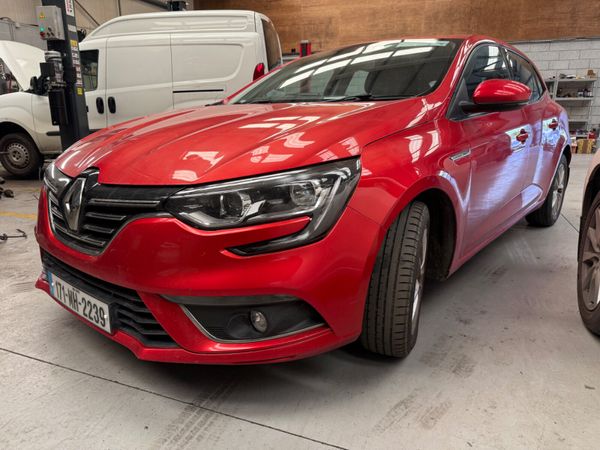 Renault Megane Hatchback, Diesel, 2017, Red