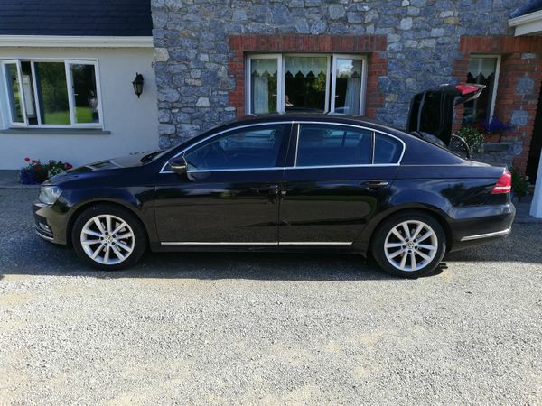 Volkswagen Passat Saloon, Diesel, 2011, Black