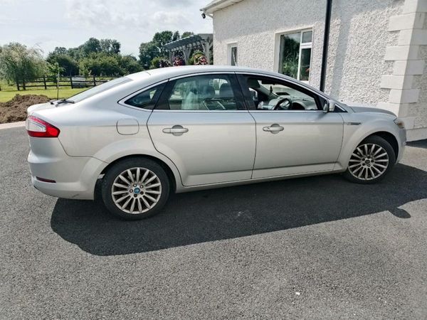 Ford Mondeo Hatchback, Diesel, 2014, Silver