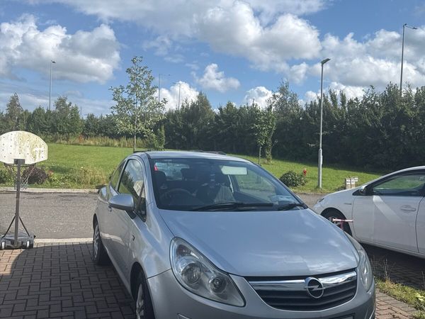Opel Corsa Hatchback, Petrol, 2010, Silver