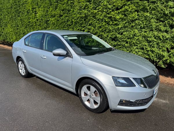 Skoda Octavia Saloon, Petrol, 2019, Grey