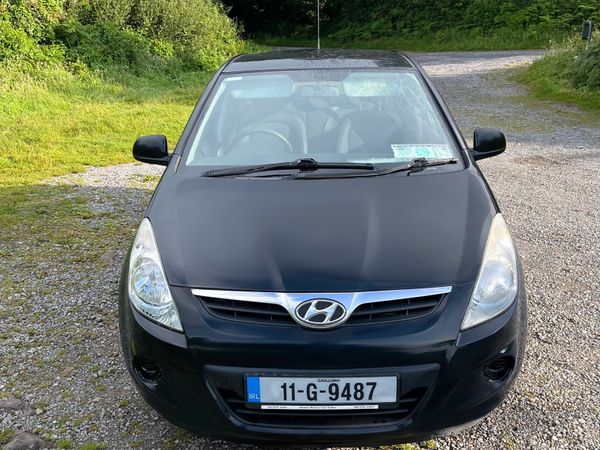 Hyundai i20 Hatchback, Petrol, 2011, Black