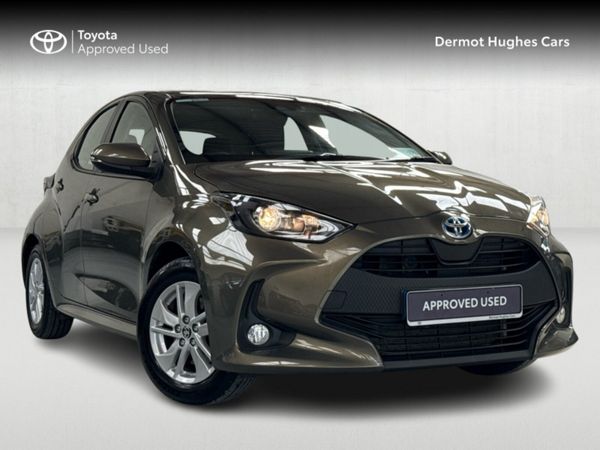 Toyota Yaris Hatchback, Petrol Hybrid, 2023, Bronze