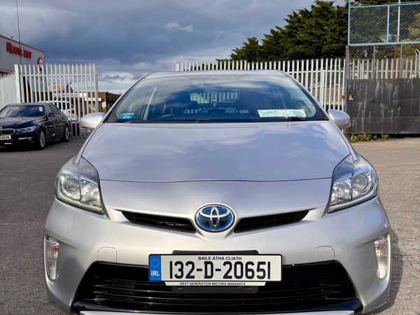Toyota Prius Hatchback, Petrol Hybrid, 2013, White