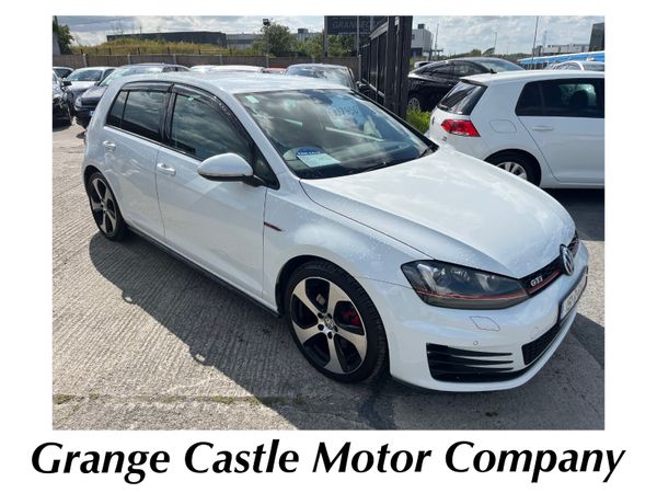 Volkswagen Golf Hatchback, Petrol, 2015, White