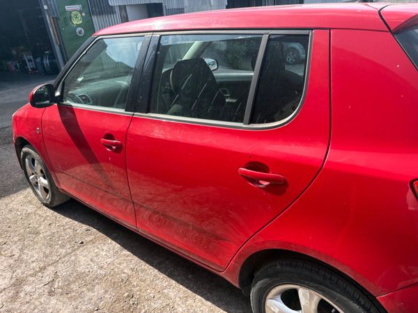 Skoda Fabia Hatchback, Petrol, 2008, Red