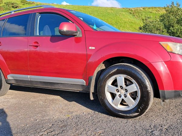 Mitsubishi Outlander SUV, Diesel, 2008, Red