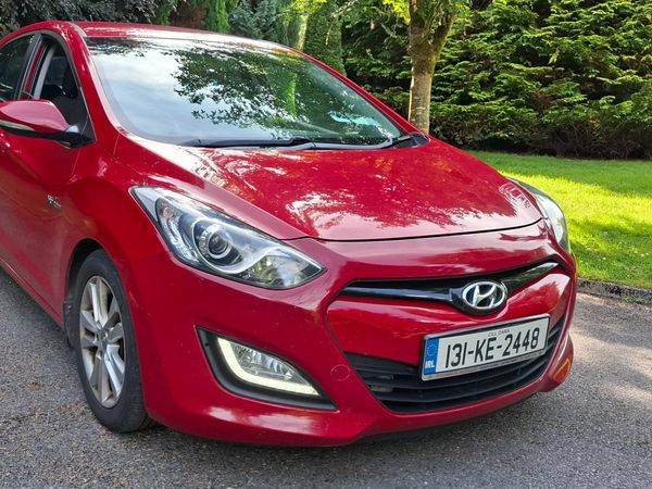 Hyundai i30 Hatchback, Diesel, 2013, Red